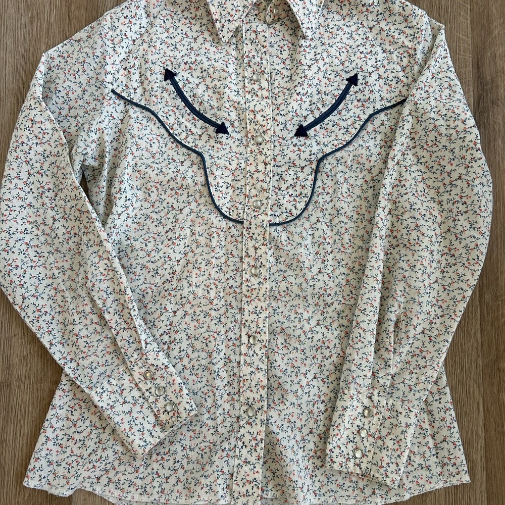 Vintage Wrangler Floral Western Shirt with Pearl Snap buttons size XS/S
